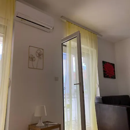 Apartment Apartman Ana 2 *