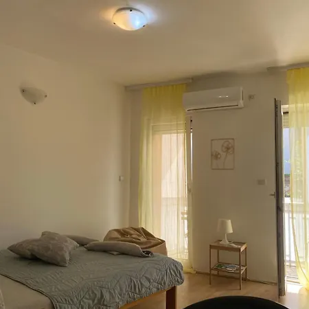 Apartment Apartman Ana 2