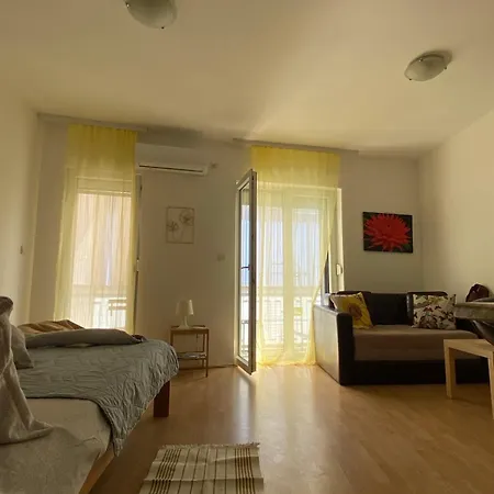Apartment Apartman Ana 2
