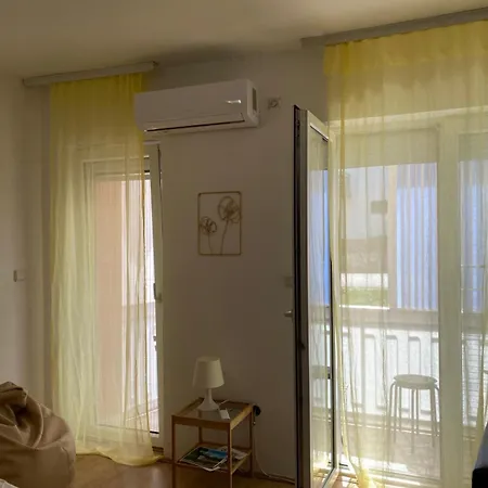 Apartment Apartman Ana 2 *